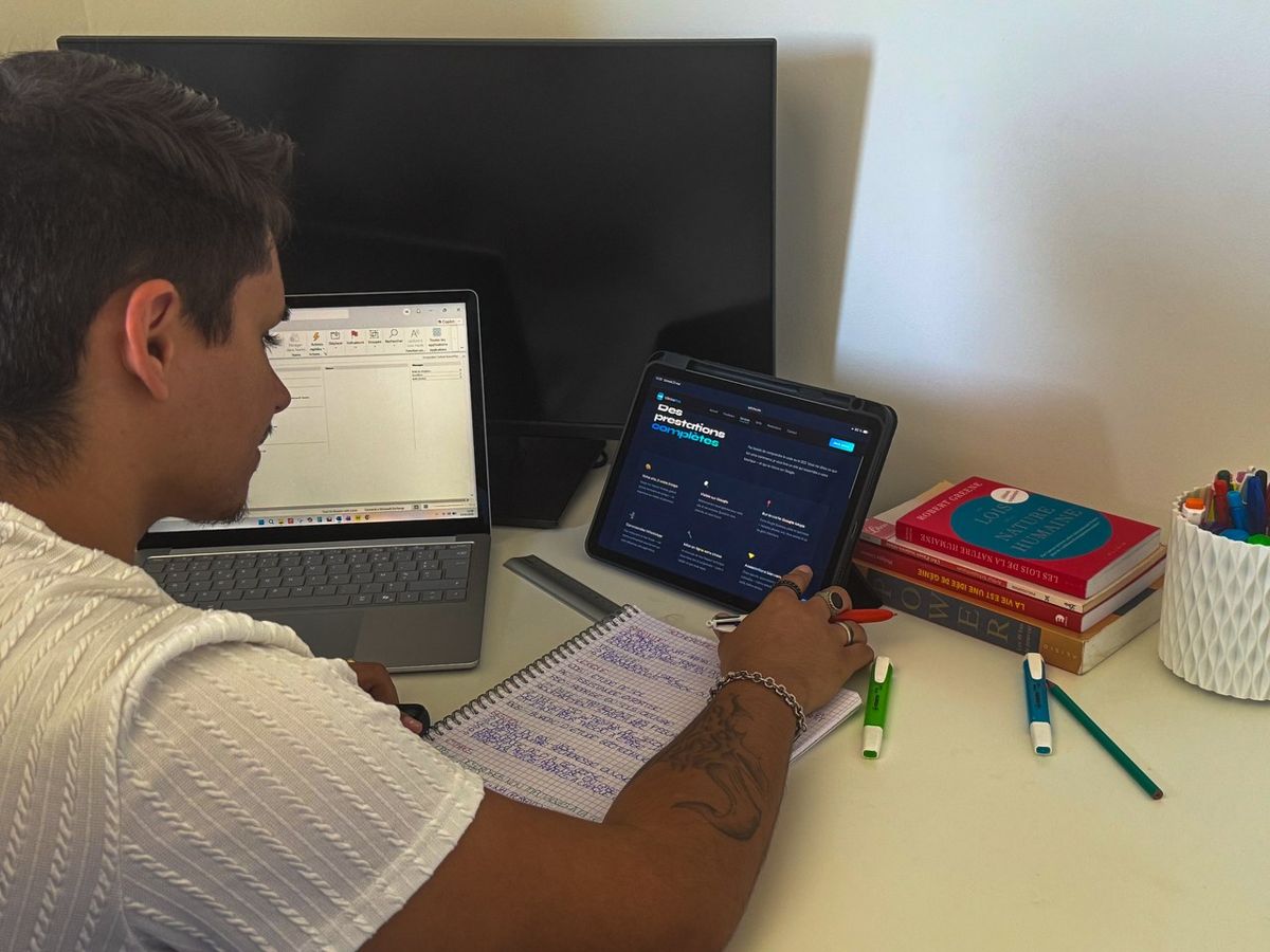 Alexis Mazin, fondateur de VitrinePro, à son bureau